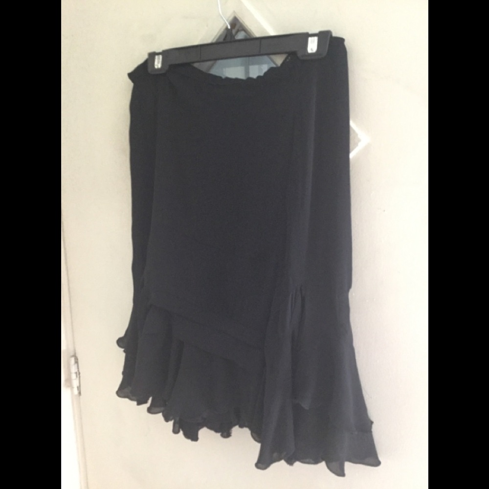 Fully lined mini skirt